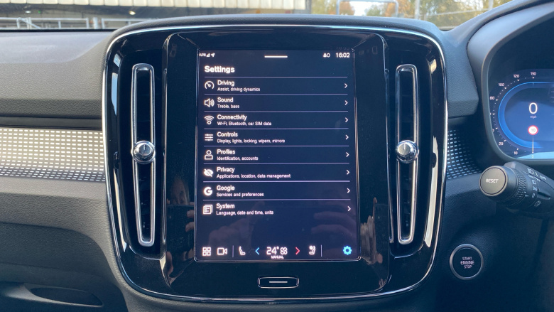 Volvo XC40 2.0 B4P Plus Dark 5dr Auto Petrol Estate